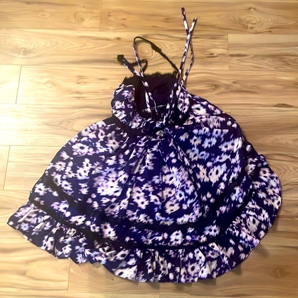 Urban Outfitters dress/only worn once - Picture 2 of 2